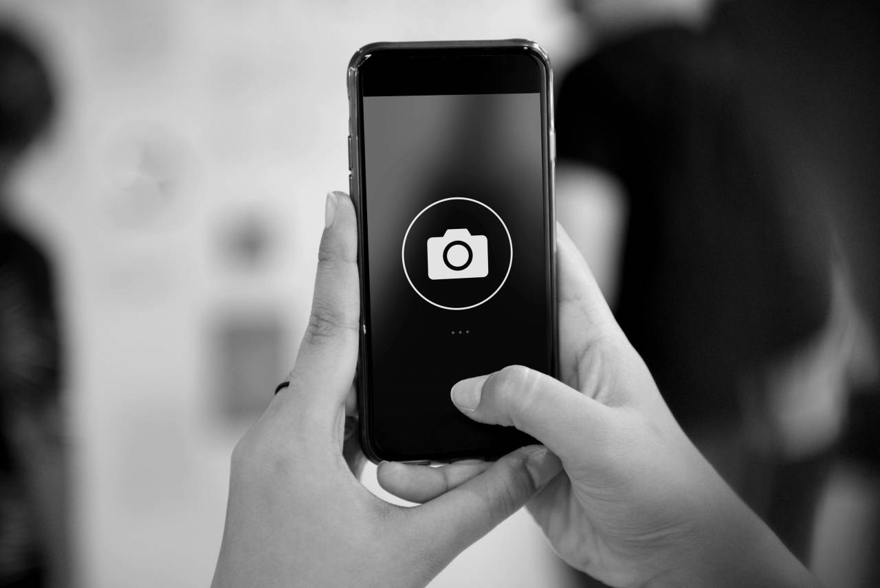   blank  break  business  camera  capture  — free black and white photo