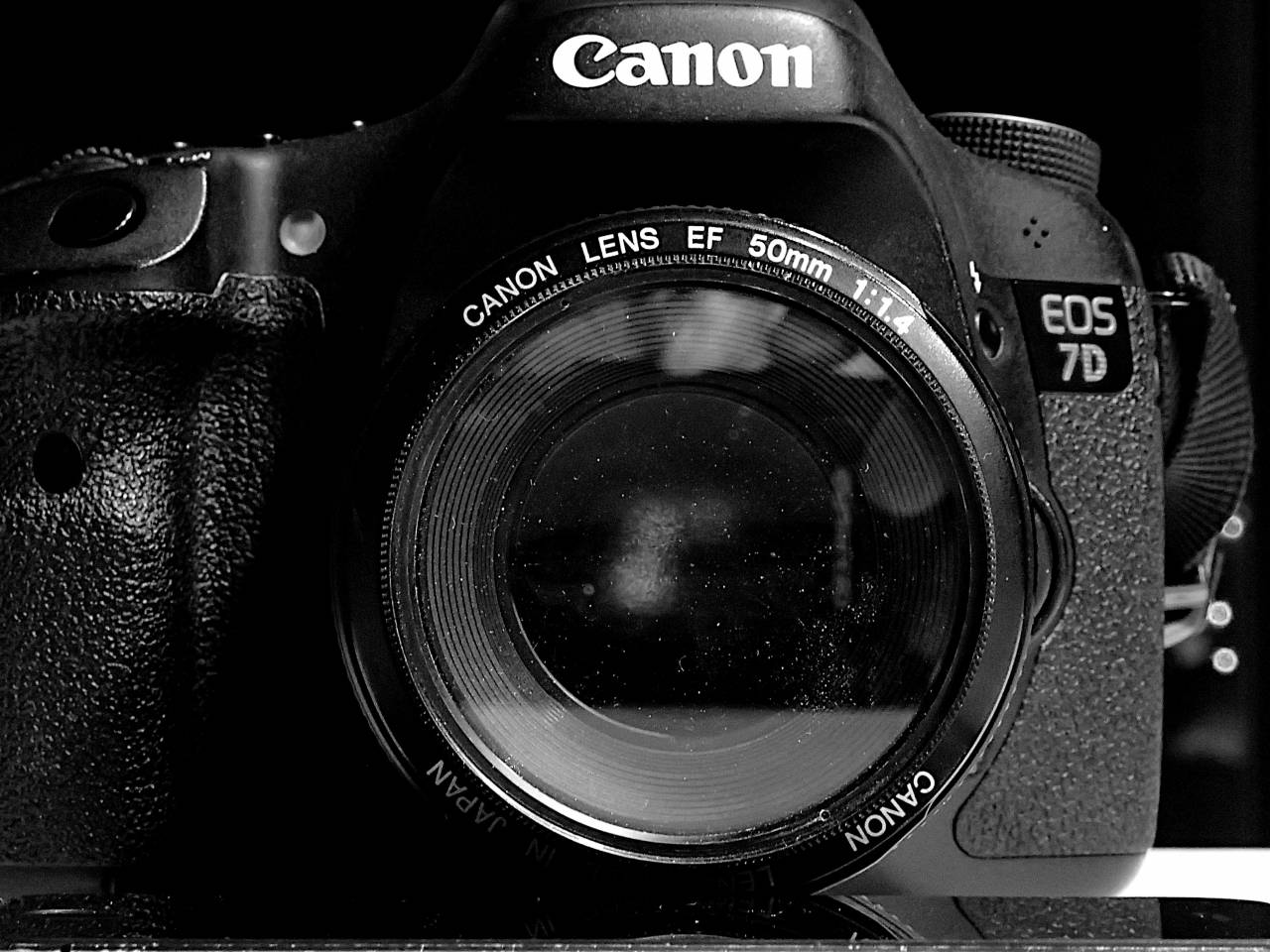   photography  reflex camera  digital camera  — free black and white photo