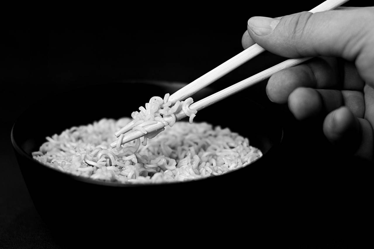 Black Bowl Noodles Chopsticks Free Stock Photo - NegativeSpace — free black and white photo