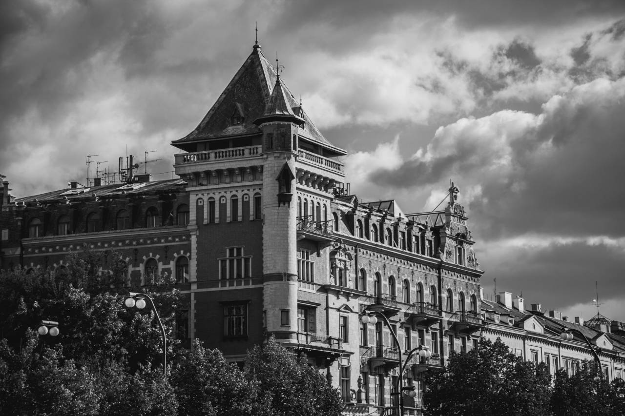 Clouds Over Prague Castle Free Stock Photo - NegativeSpace — free black and white photo