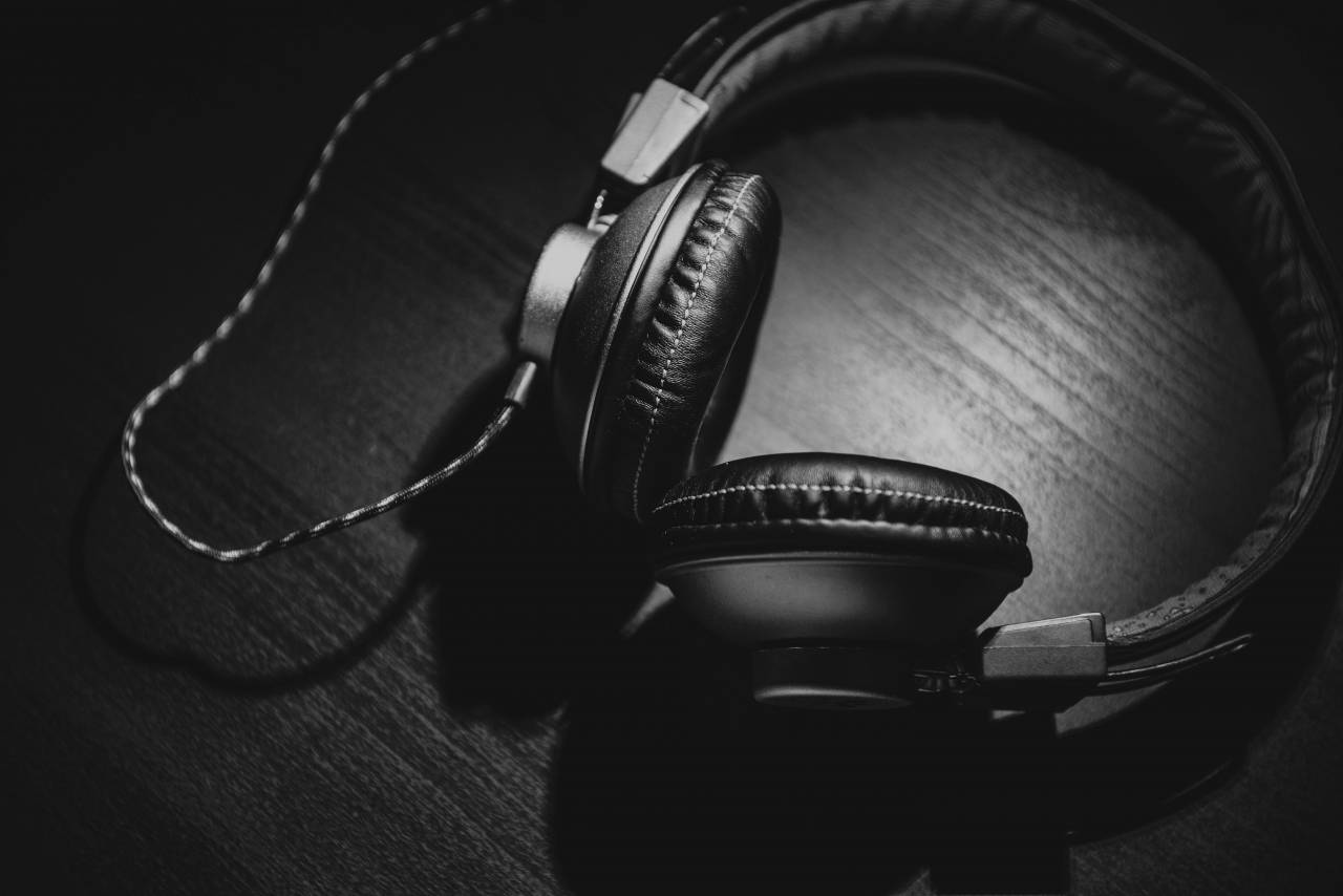 Headphones Black White Free Stock Photo - NegativeSpace — free black and white photo