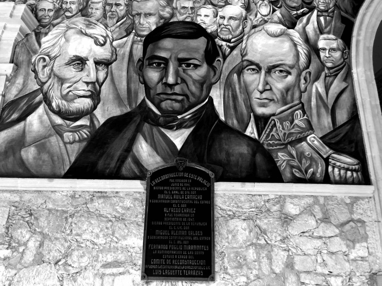 painting mural museum memorial leader president structure  — free black and white photo
