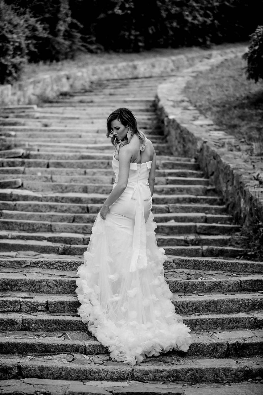 dress staircase pretty street gorgeous happiness married  — free black and white photo