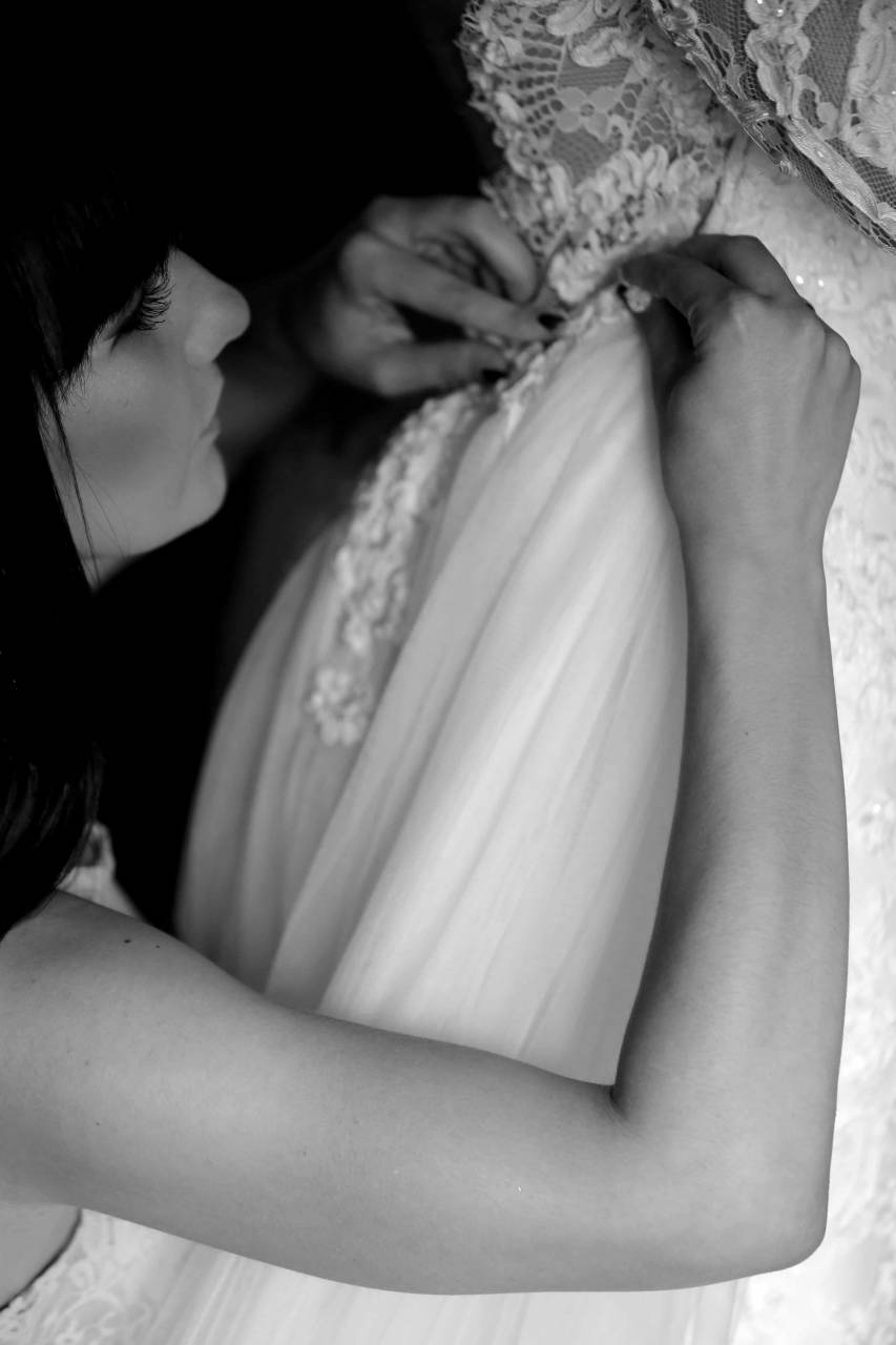 side pretty woman bride hands handmade  — free black and white photo