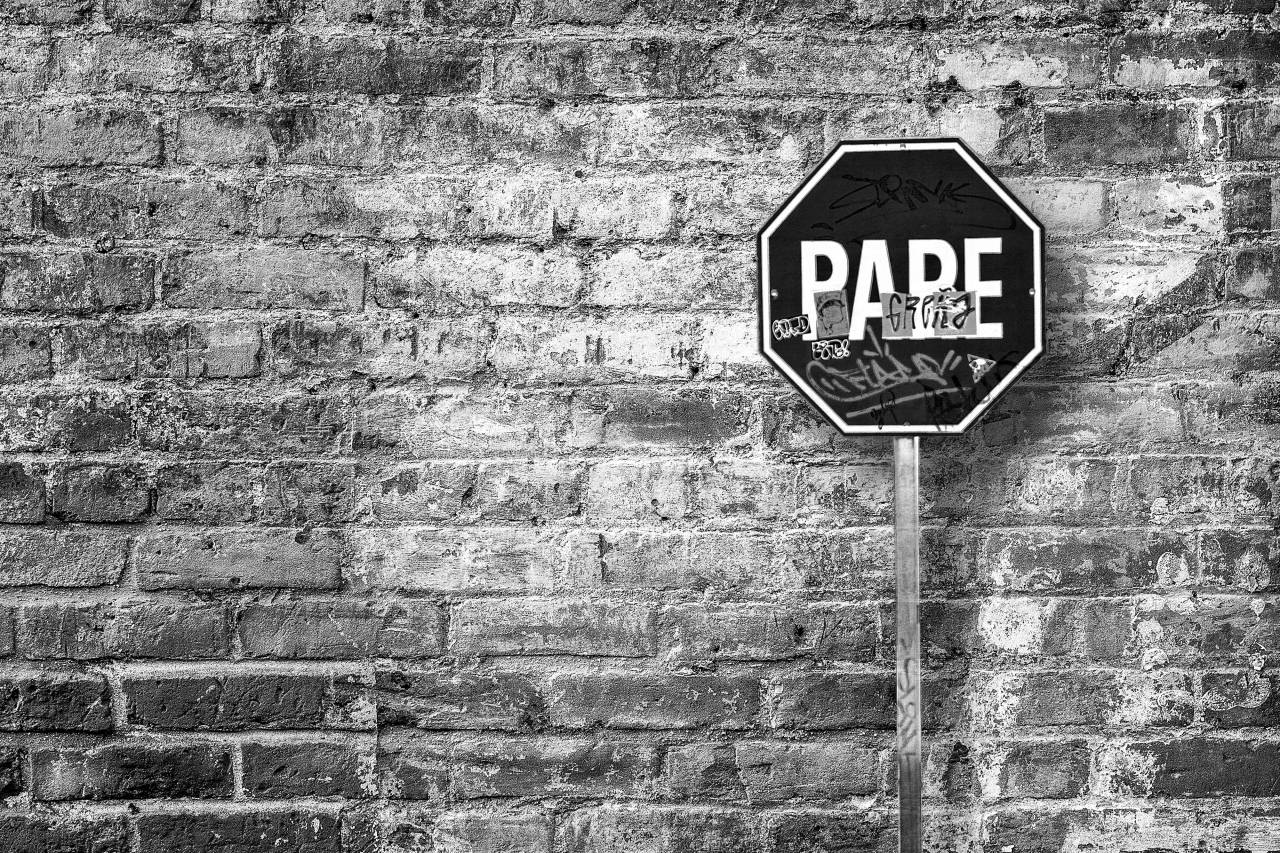 Street Sign  — free black and white photo