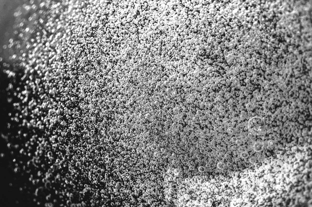 Water Bubbles  — free black and white photo