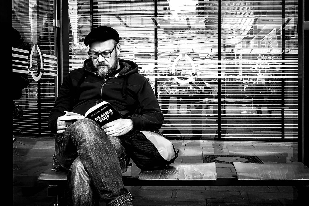   man  book  person  black and white  people  — free black and white photo