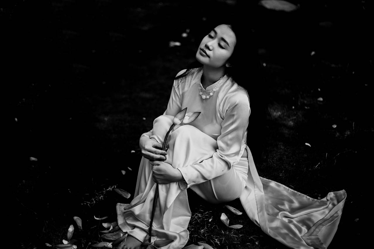   man  music  black and white  people  girl  — free black and white photo