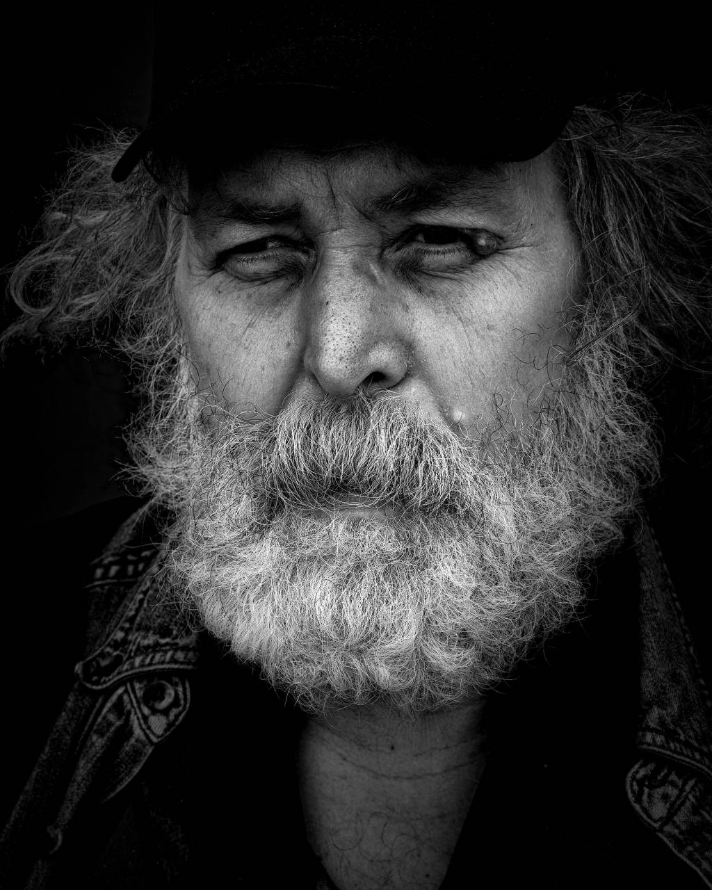   man  person  black and white  people  street  — free black and white photo