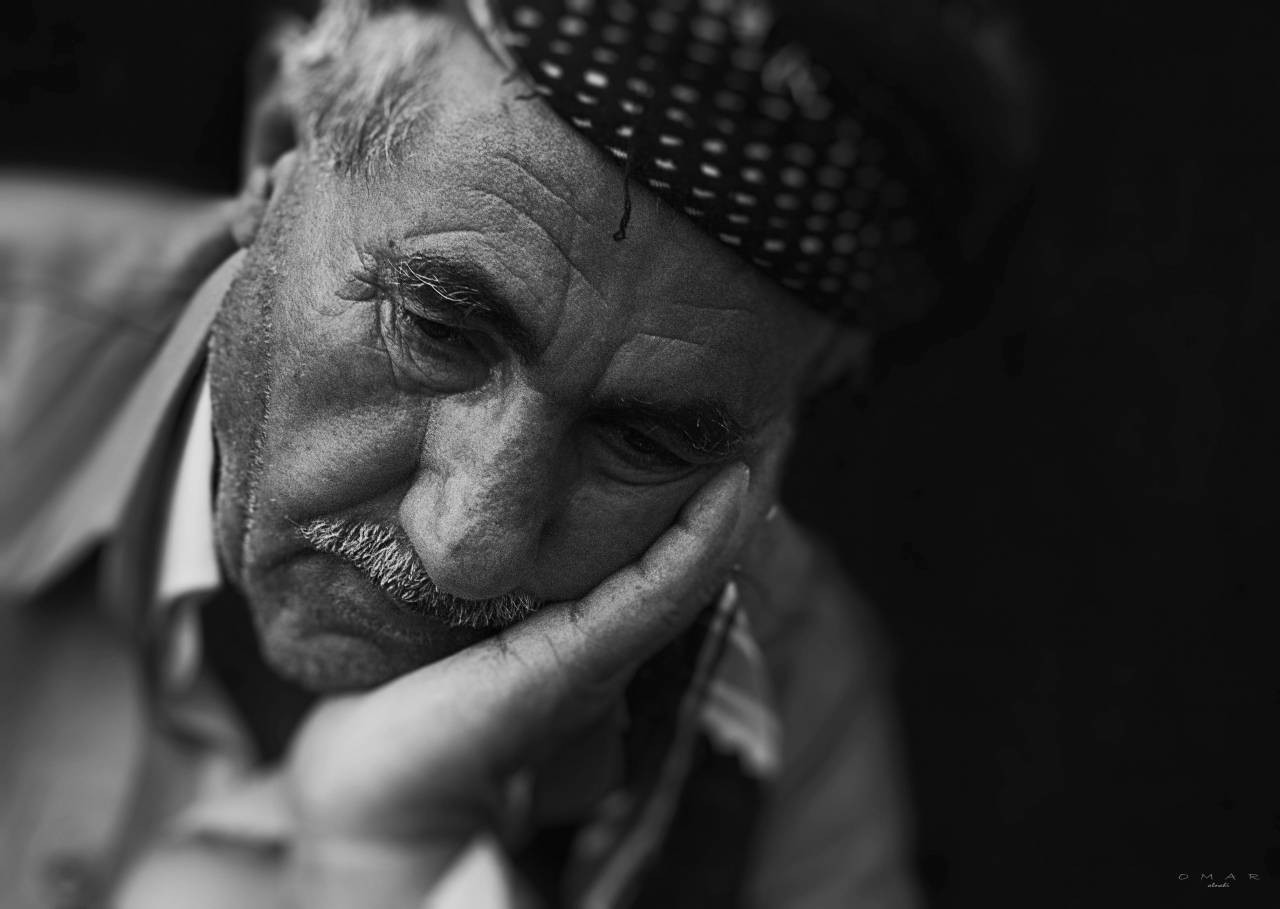   man  person  old  male  portrait  black  — free black and white photo