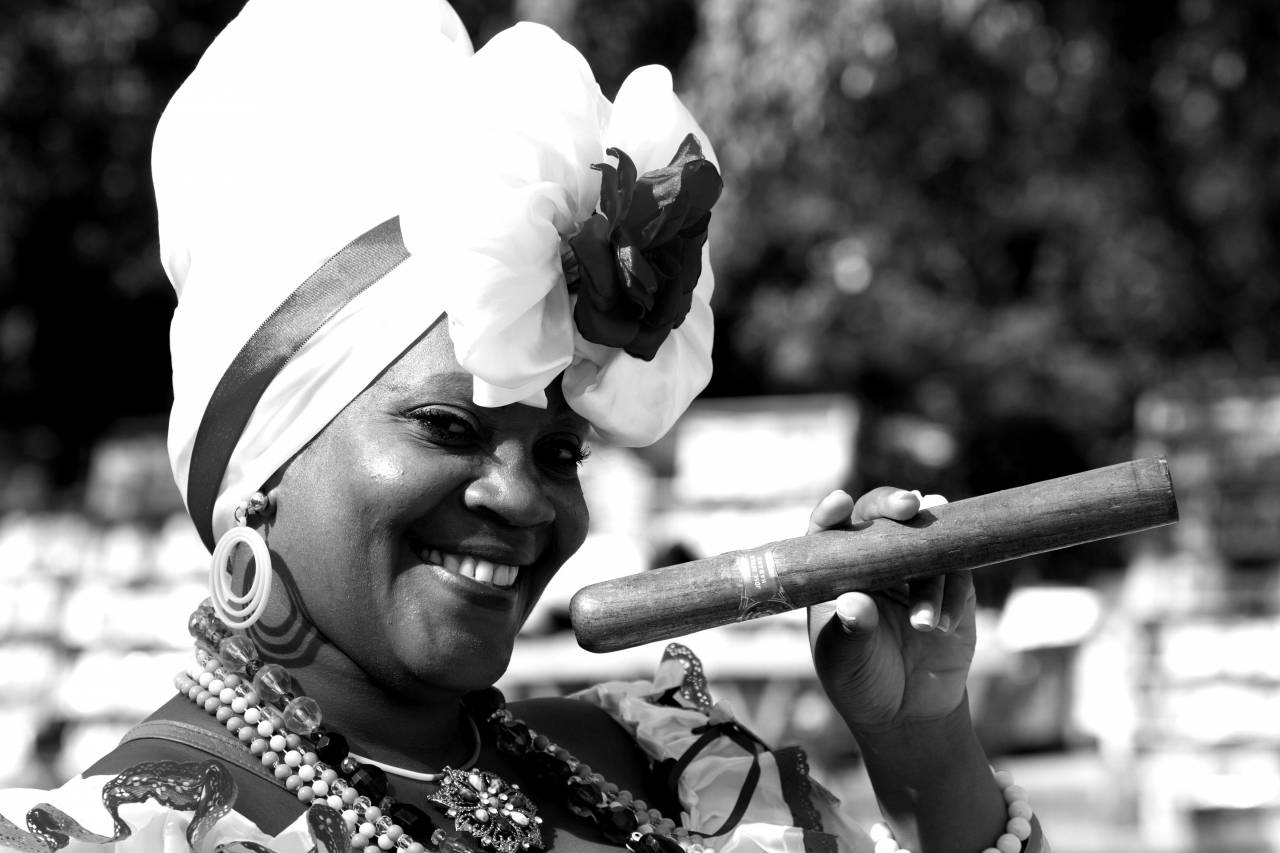   people  flower  portrait  black  jewellery  — free black and white photo