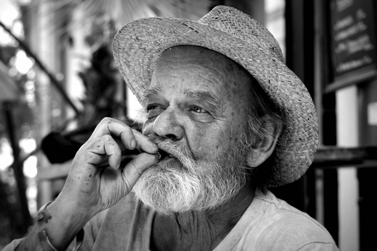   person  black and white  people  monument  — free black and white photo