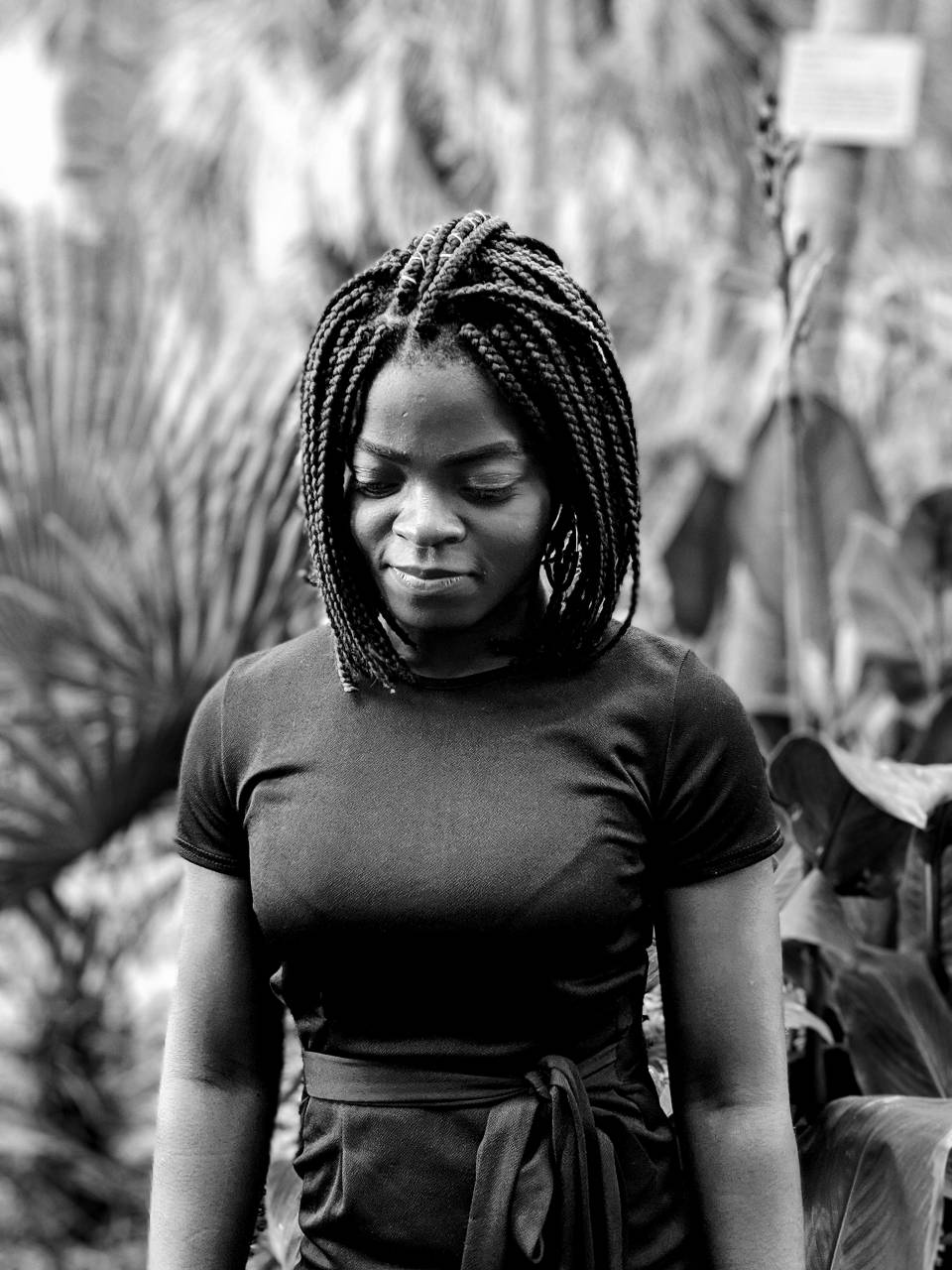   face  people  beauty  hairstyle  smile  eye  — free black and white photo