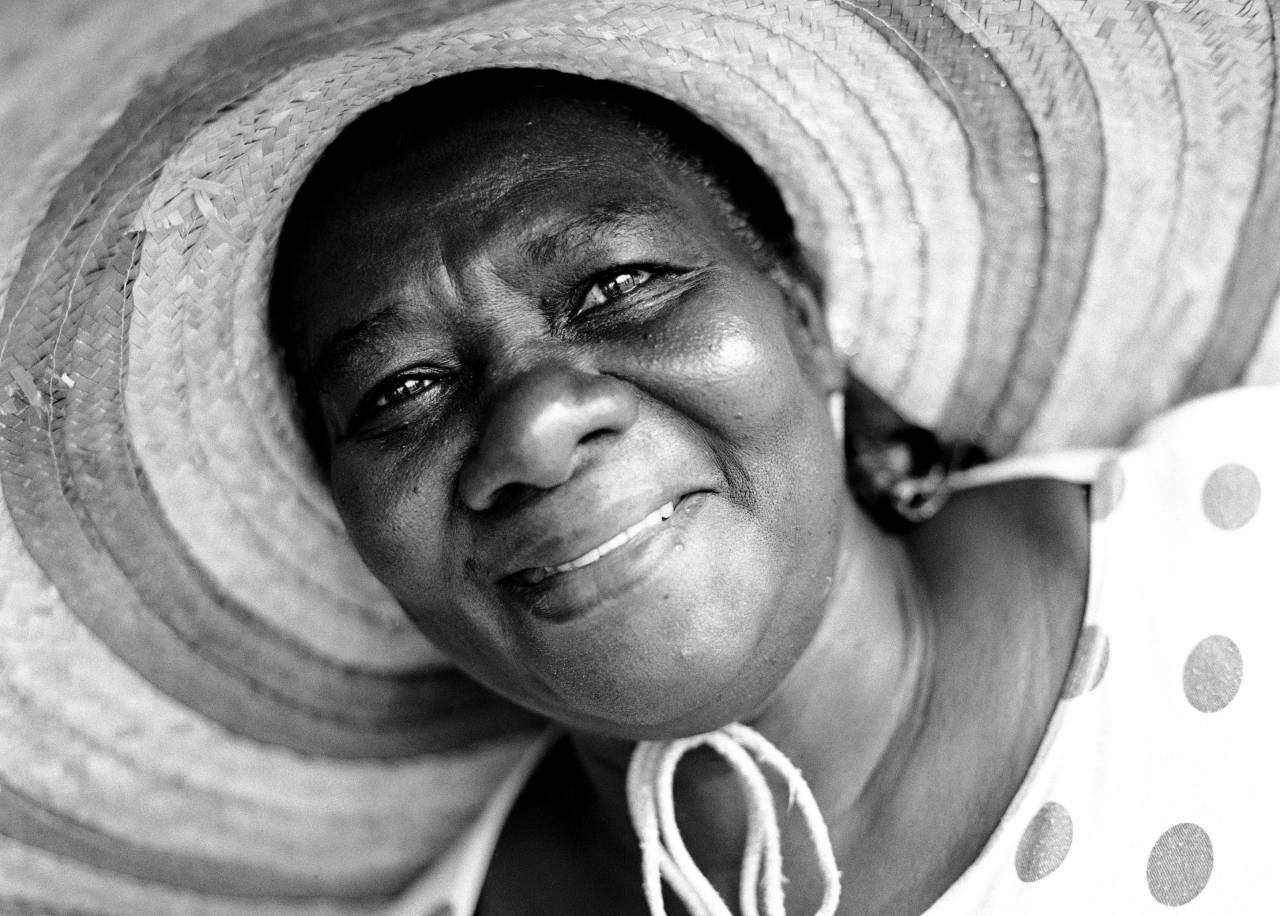  man  person  black and white  people  woman  — free black and white photo