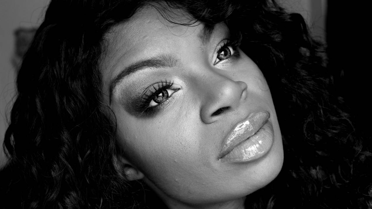   person  girl  woman  female  singer  model  — free black and white photo