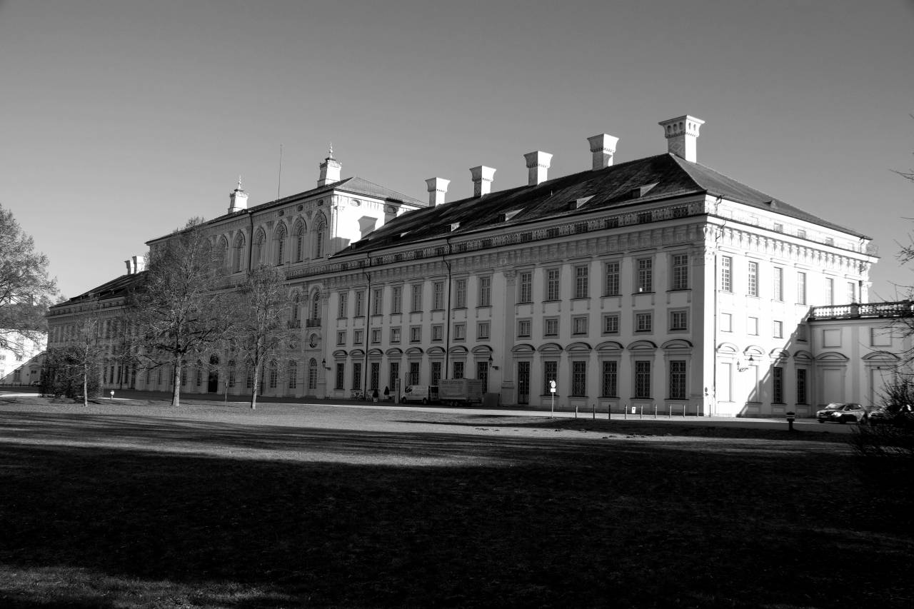   architecture  mansion  house  building  — free black and white photo