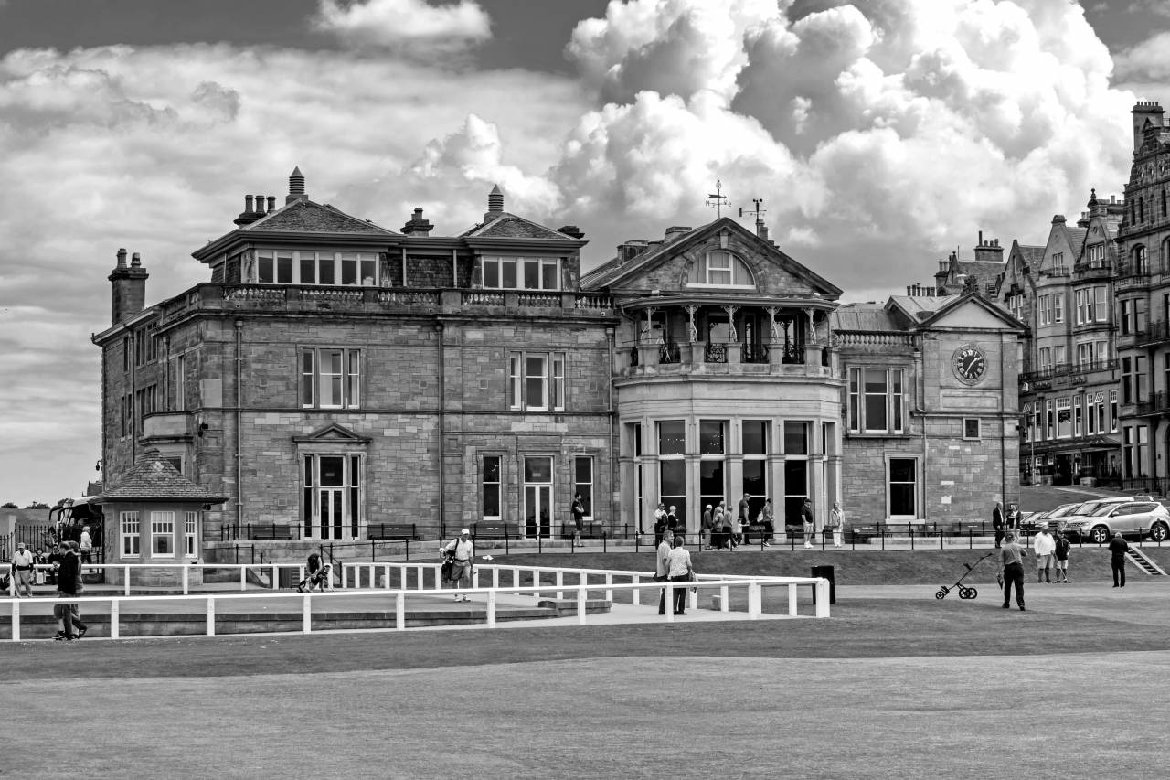   architecture  structure  lawn  mansion  — free black and white photo