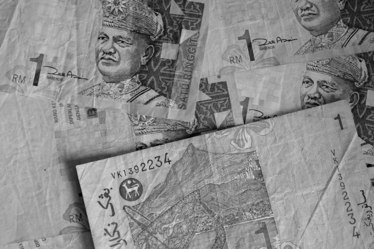   business  material  cash  bank  sketch  — free black and white photo