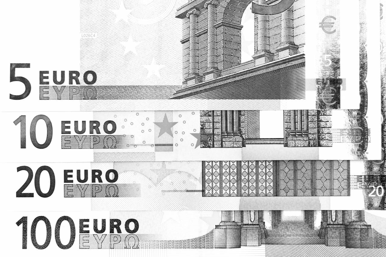   europe  money  business  paper  note  — free black and white photo