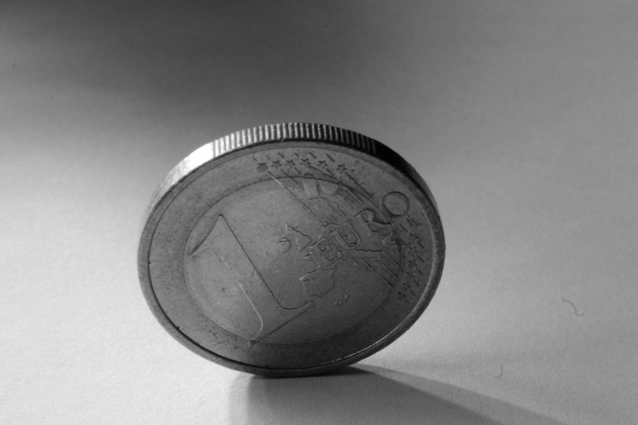   metal  money  brass  eye  currency  euro  — free black and white photo