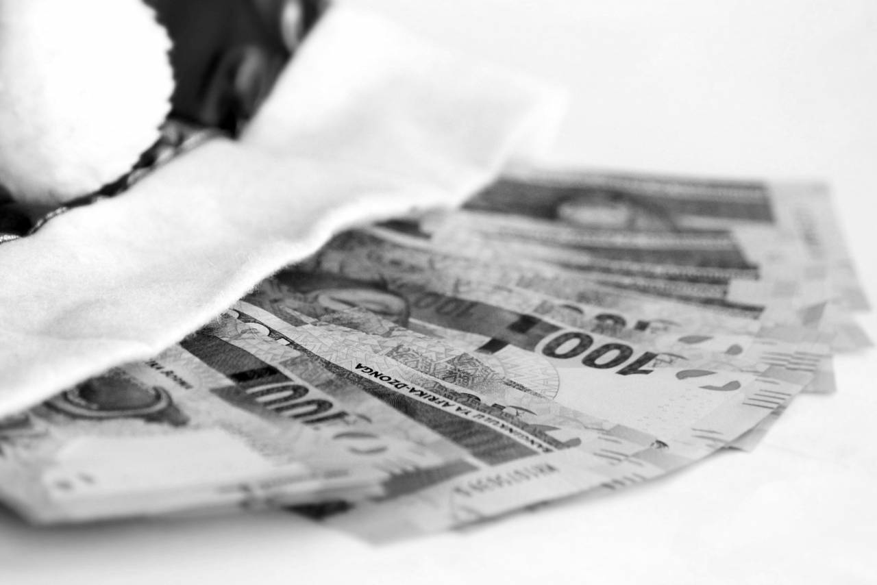   red  shopping  paper  fabric  christmas time  — free black and white photo