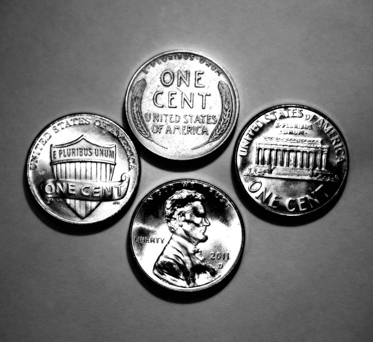   wheel  money  font  silver  copper  currency  — free black and white photo