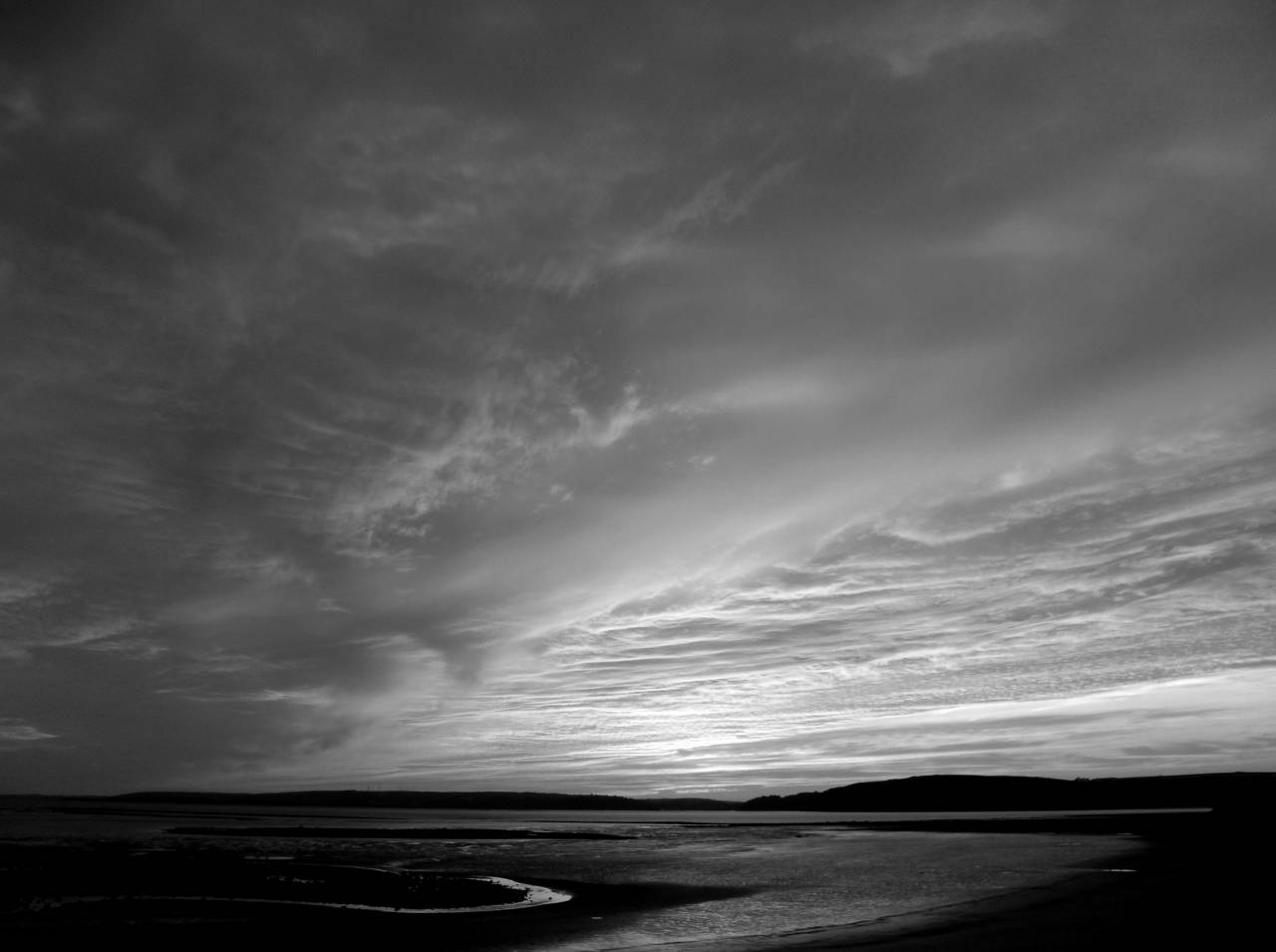   beach  sea  coast  ocean  horizon  light  — free black and white photo
