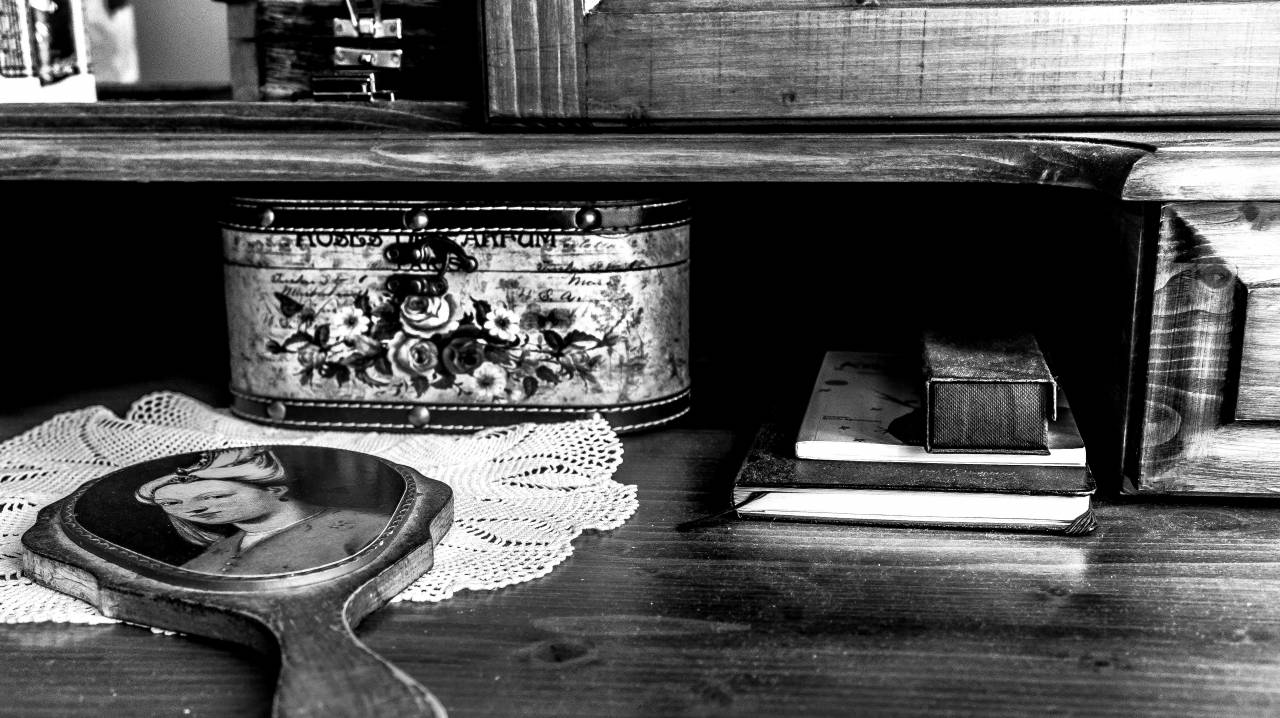   black and white  wood  vintage  retro  old  — free black and white photo