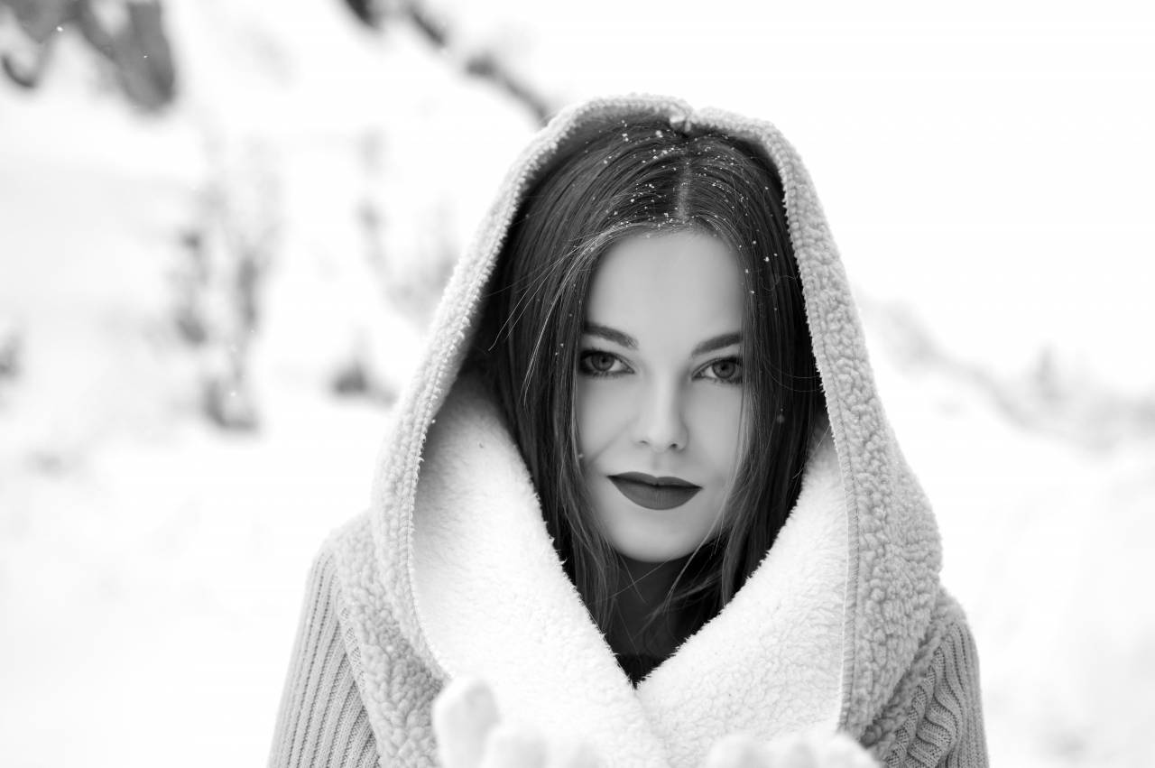   hand  person  snow  winter  girl  woman  — free black and white photo