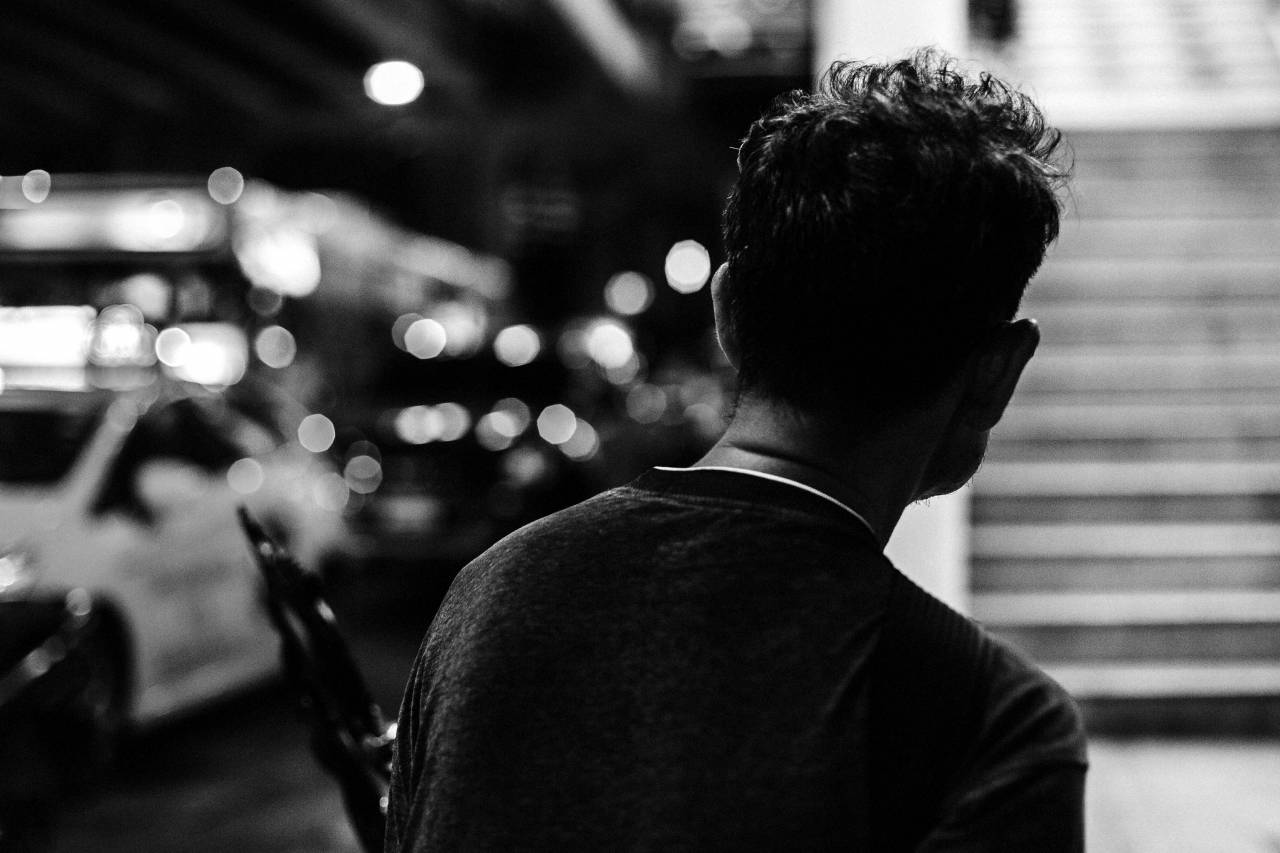   man  crowd  male  guy  evening  color  — free black and white photo
