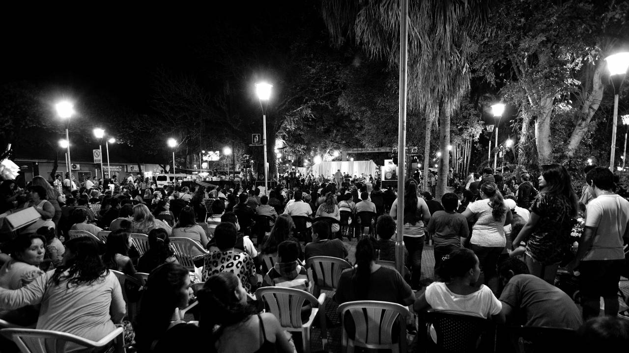   people  crowd  audience  plaza  festival  — free black and white photo