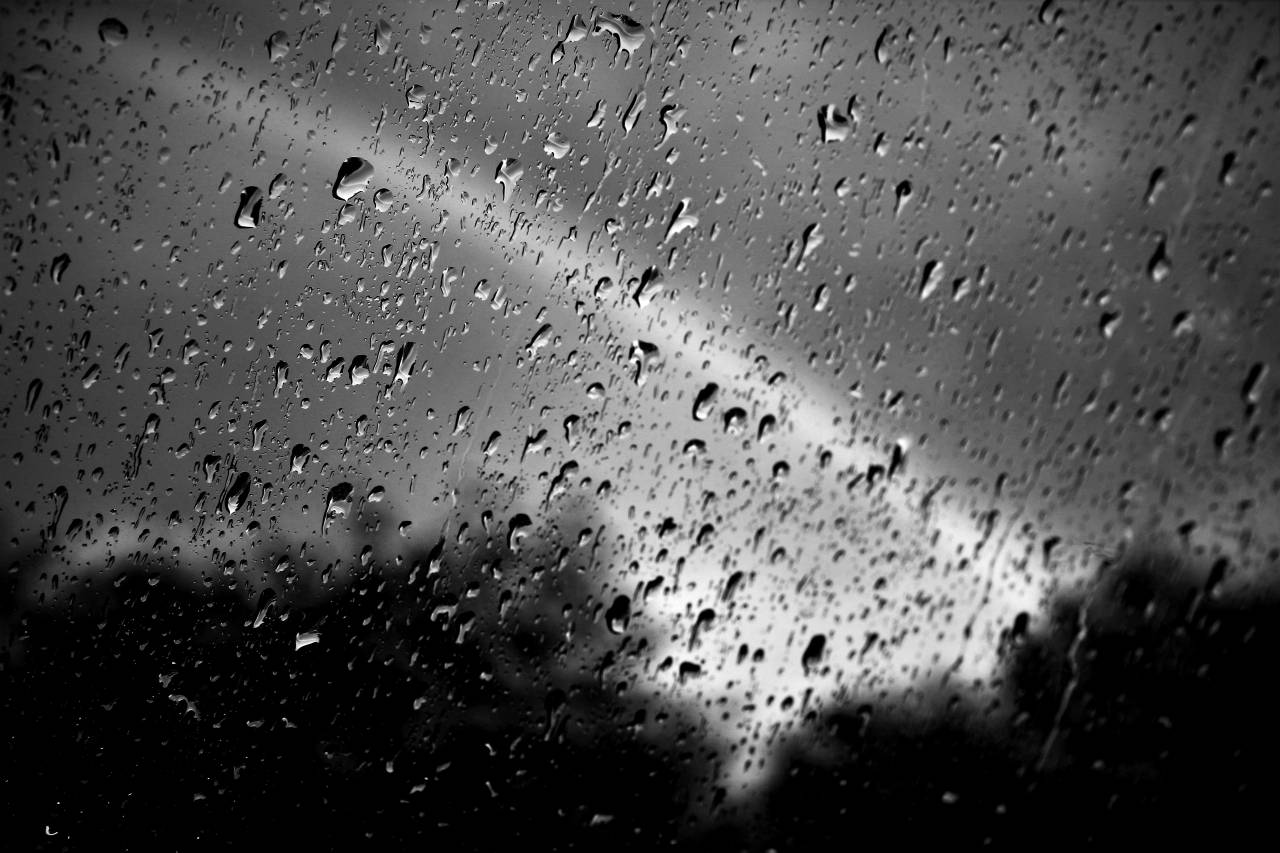   water  nature  outdoor  drop  sky  rain  — free black and white photo