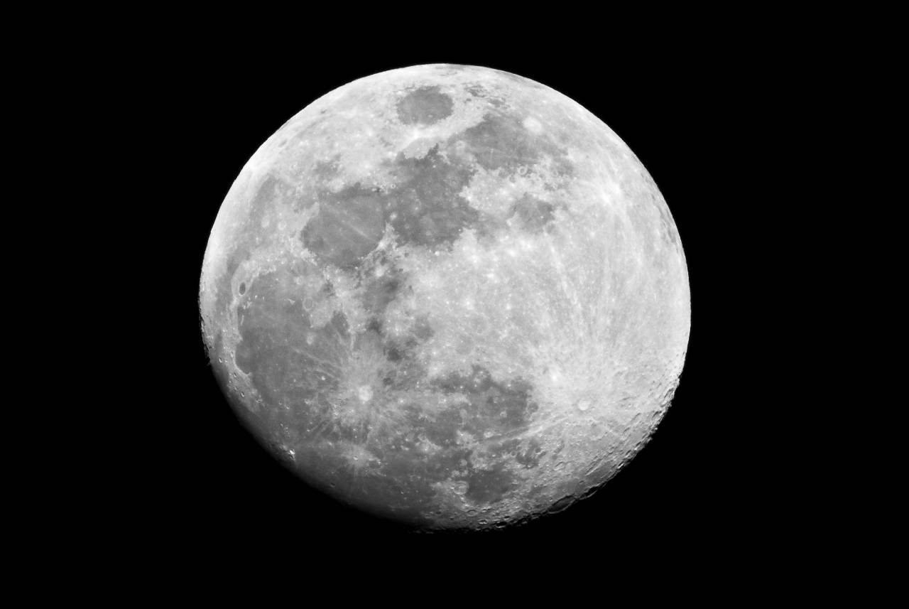   black and white  atmosphere  crater  full  — free black and white photo