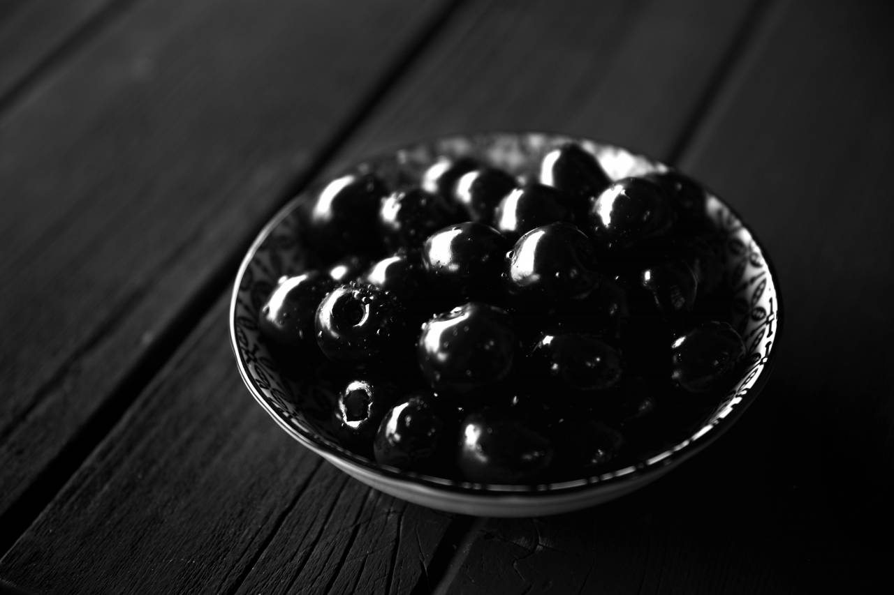   food  dish  cuisine  dessert  ganache  — free black and white photo