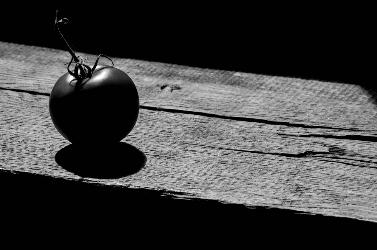   table  light  wood  white  fruit  texture  — free black and white photo