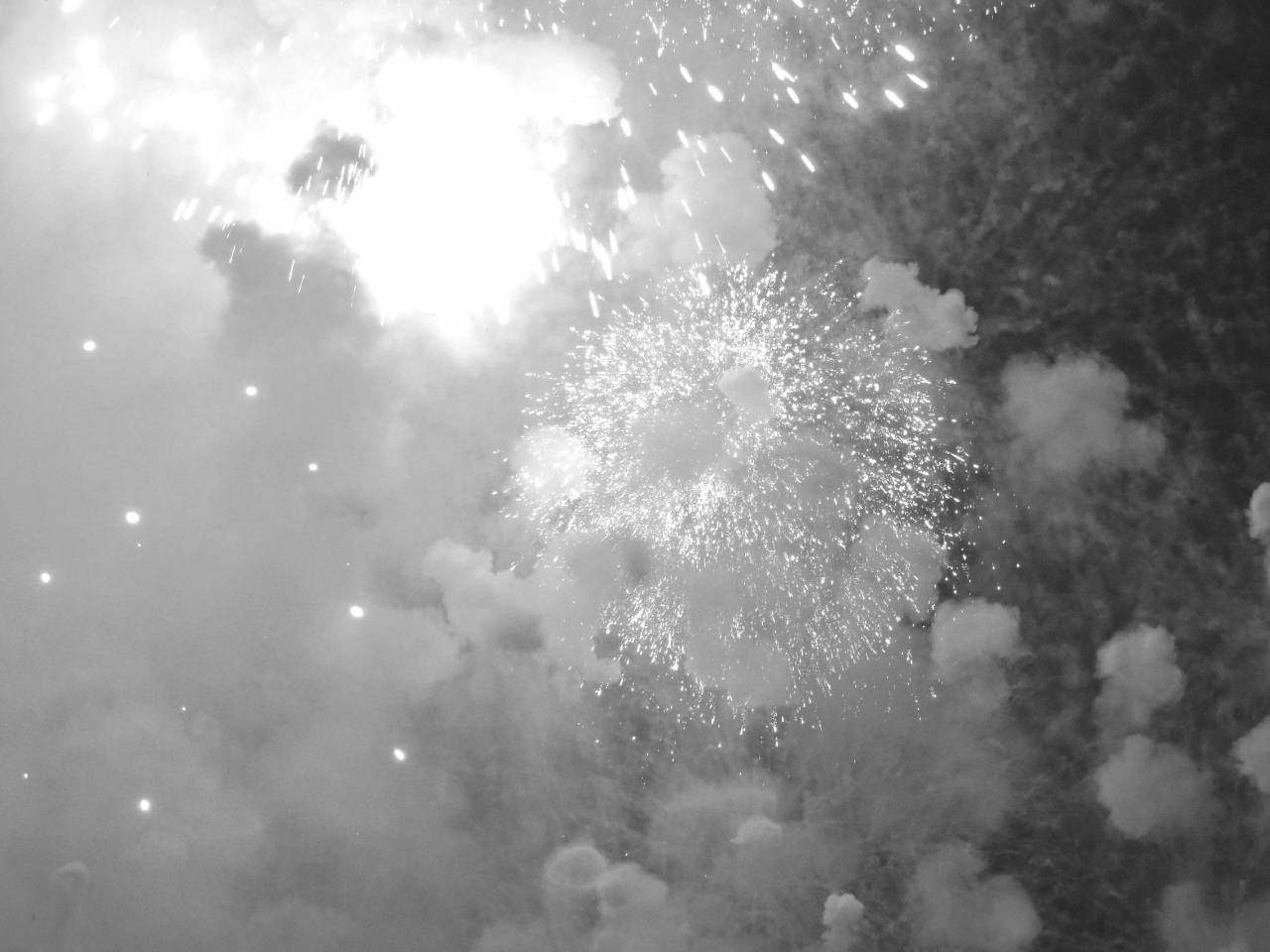   cloud  sky  sunlight  smoke  reflection  red  — free black and white photo