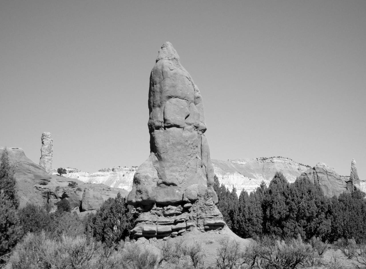   landscape  mountain  valley  travel  arch  — free black and white photo