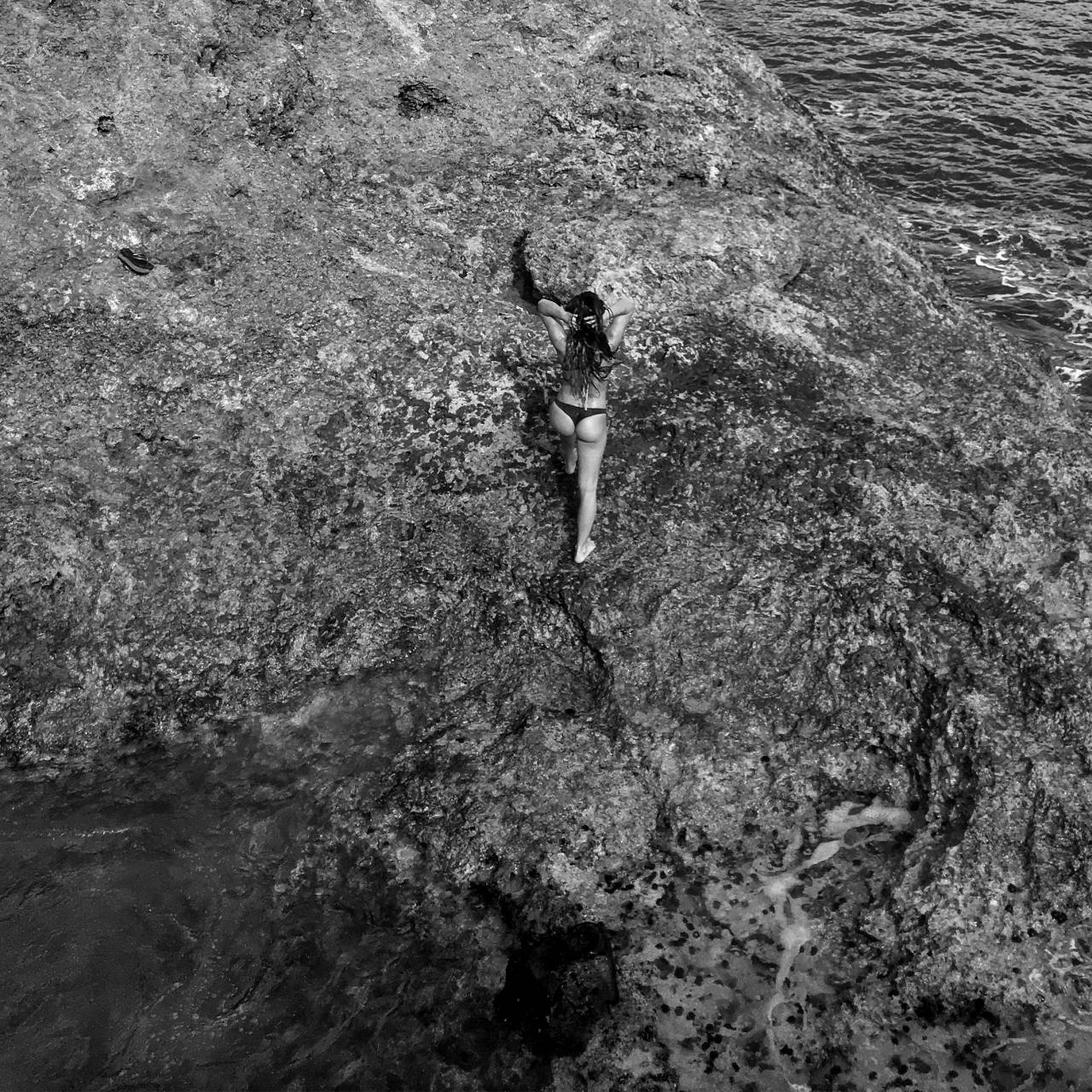   nature  sea  cliff  water  geological  — free black and white photo