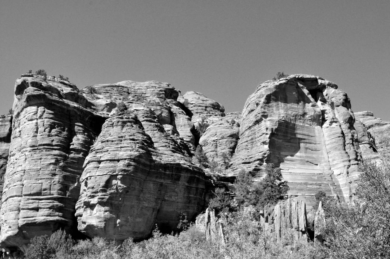   rock  sandstone  valley  formation  cliff  — free black and white photo