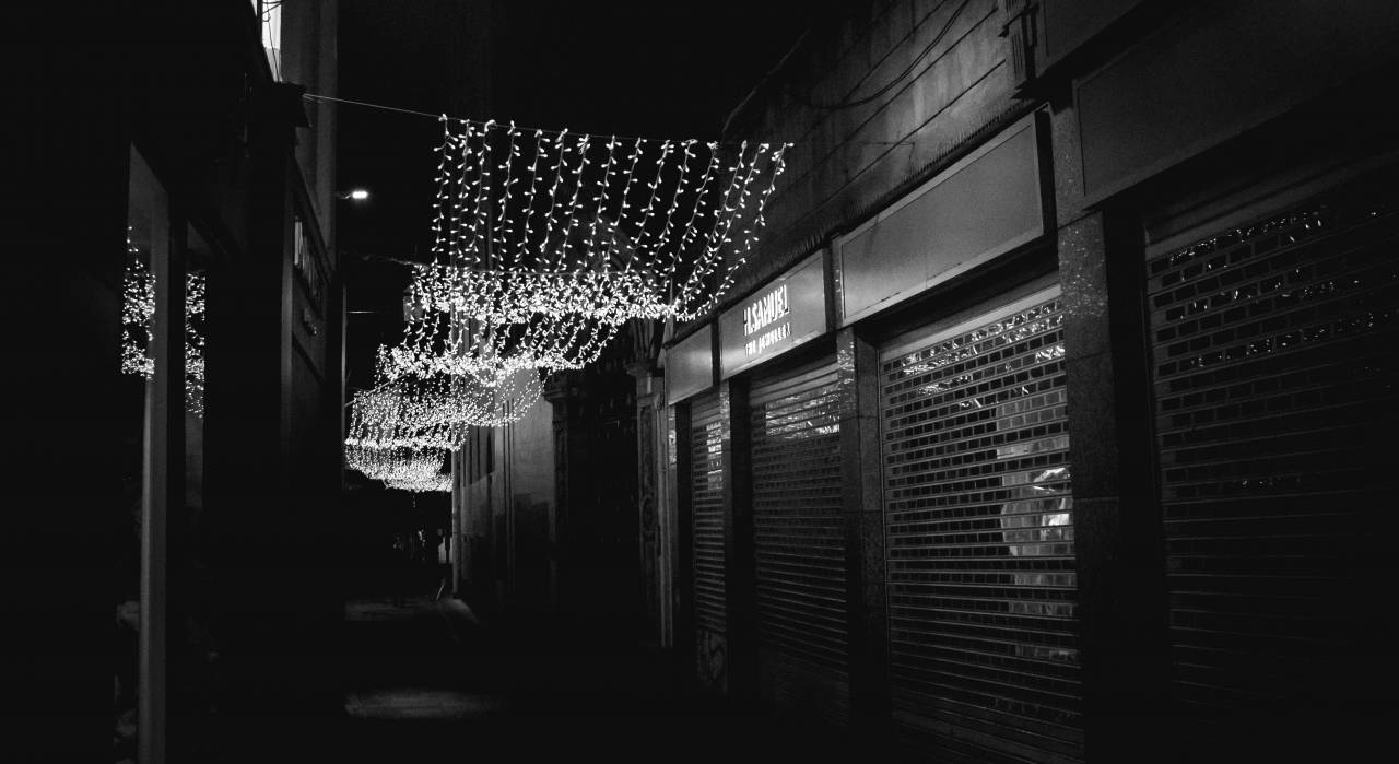 Christmas Lights Sidestreet  — free black and white photo