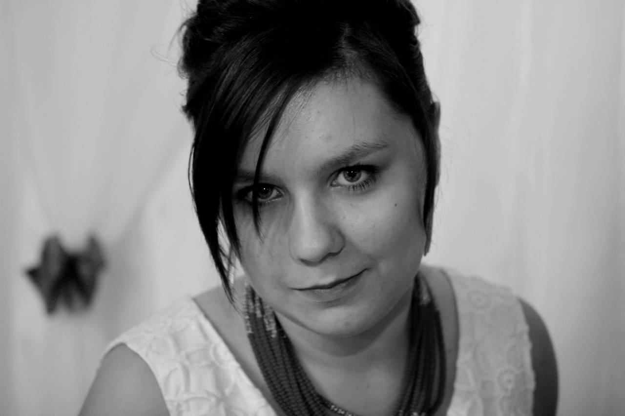   person  girl  woman  photography  portrait  — free black and white photo