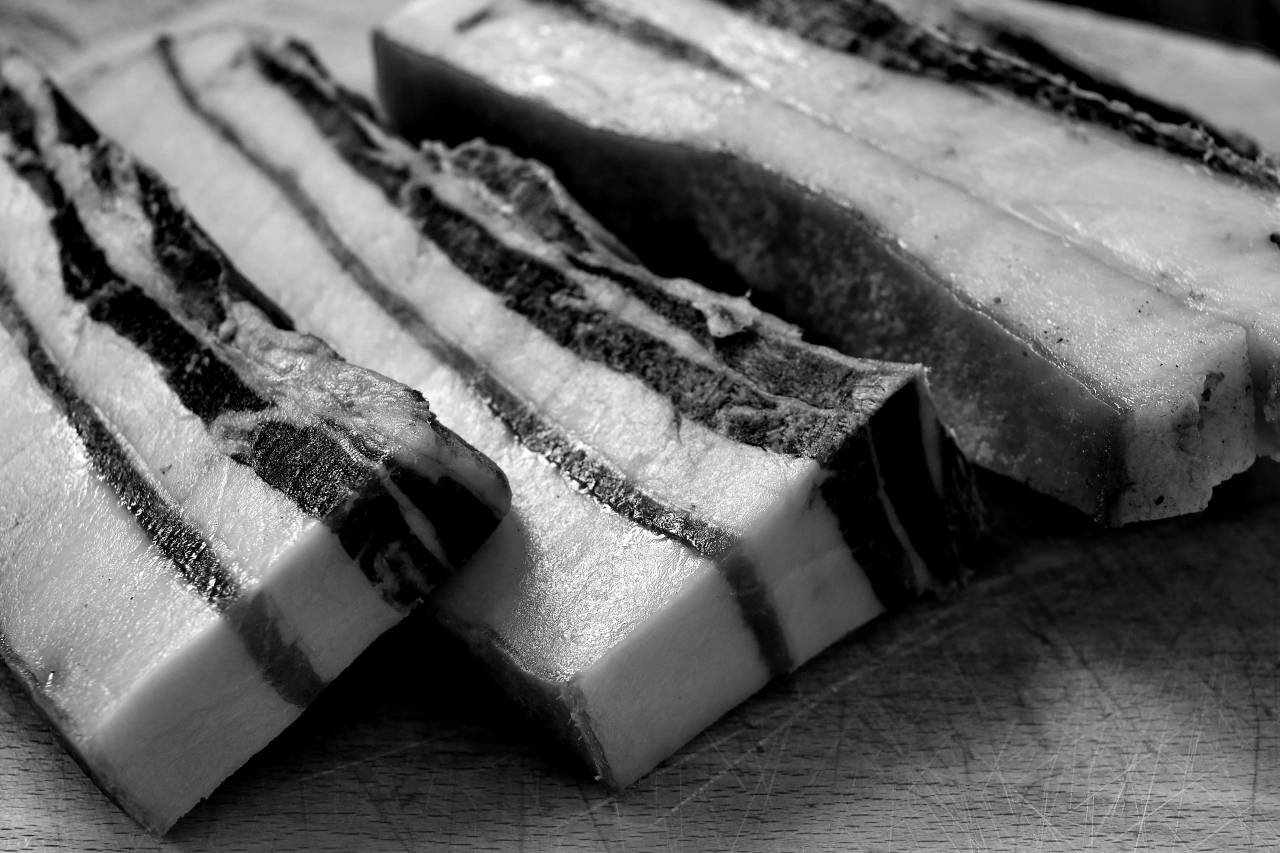 fat food bacon cholesterol upclose bread pork ham delicious breakfast kb — free black and white photo