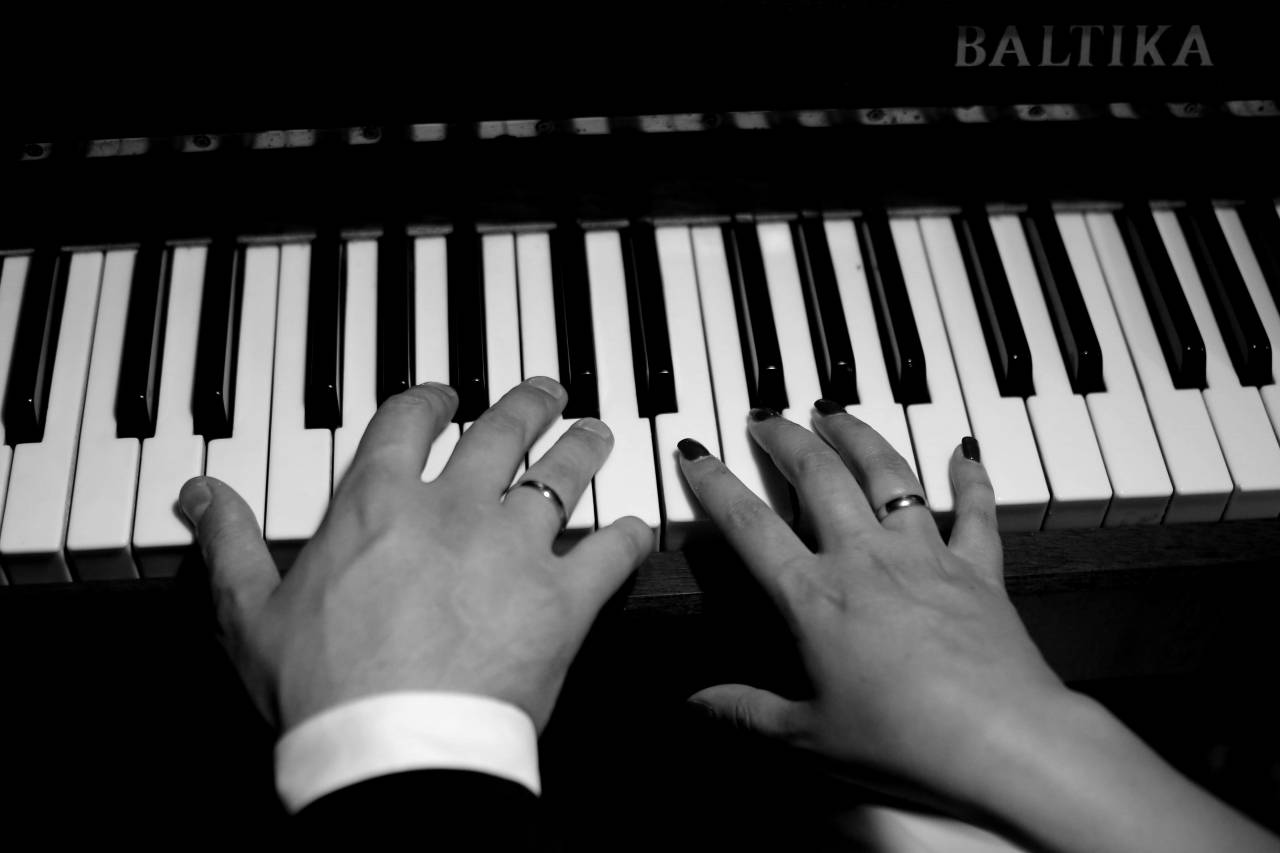 harmony music melody instrument piano sound musician song pianist synthesizer  — free black and white photo
