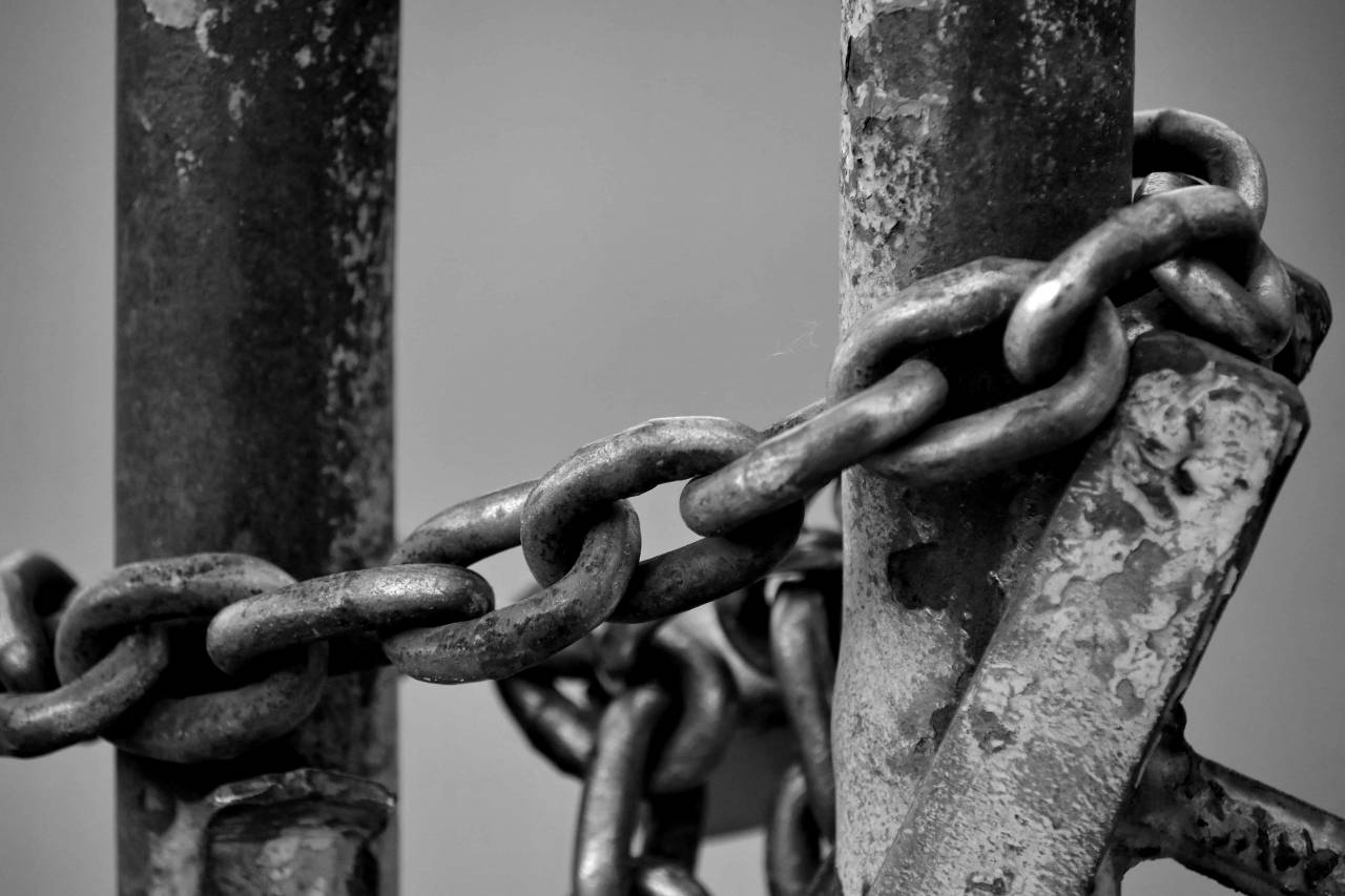 iron steel chain rust cast fence security strength safety attachment metal gate architecture industry — free black and white photo