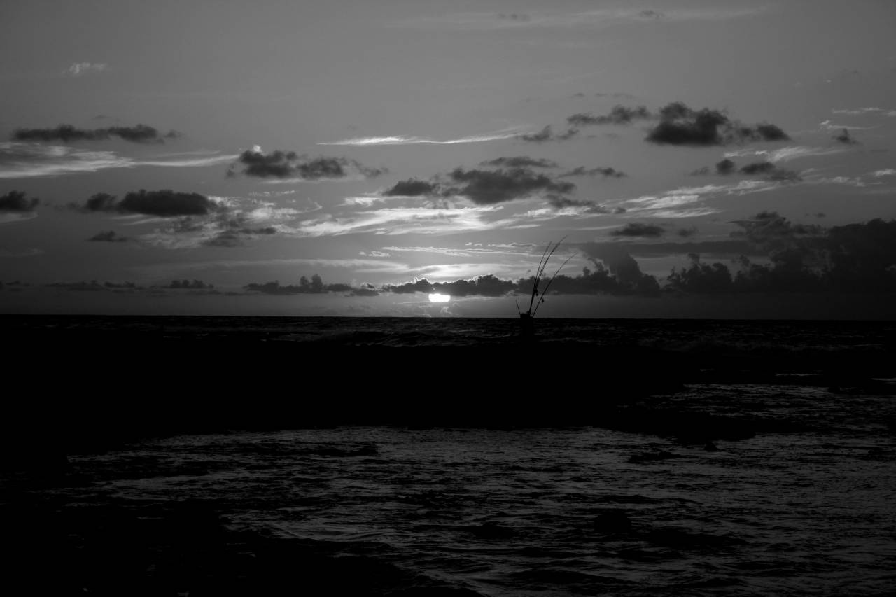 ?Ocean? Cliff Sunset  — free black and white photo