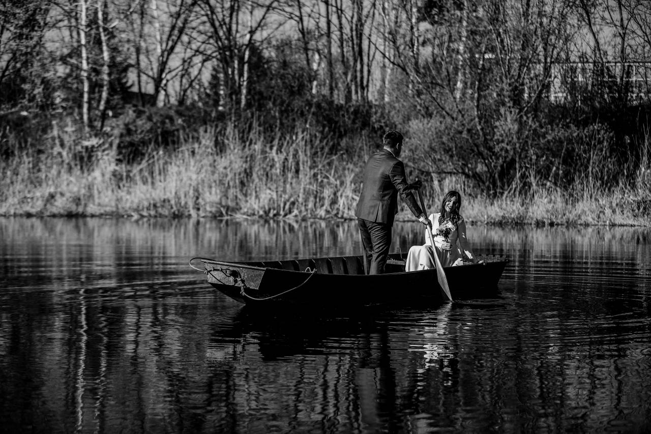 boat groom gondola bride river oar canal paddle lake water  — free black and white photo