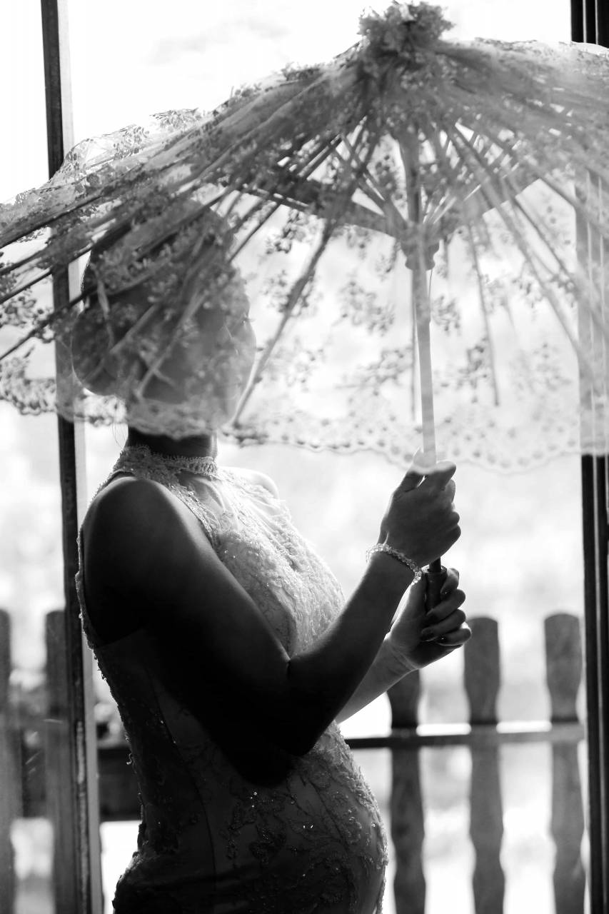 bride side glamour portrait pregnant pretty pregnancy umbrella kb — free black and white photo