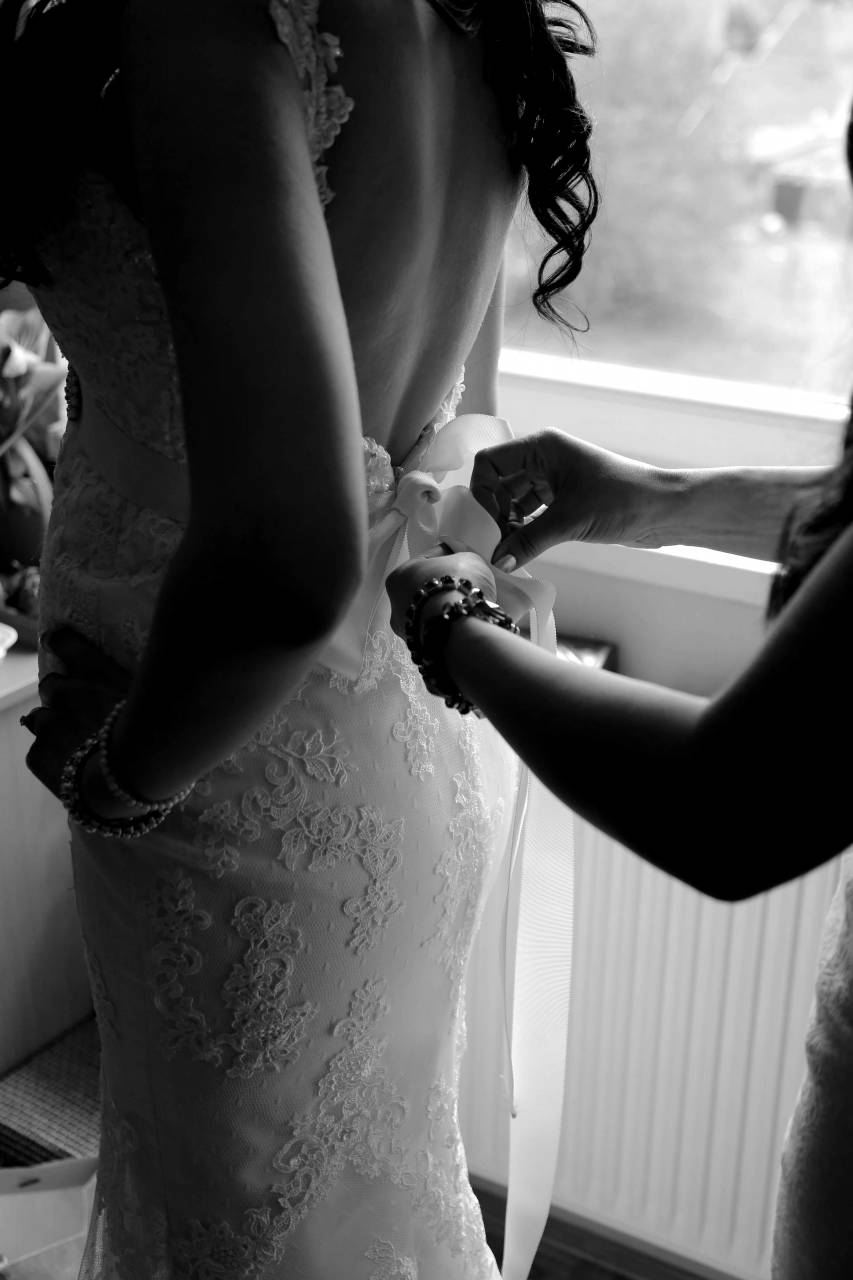 dress bride wedding jewelry hands necklace woman  — free black and white photo