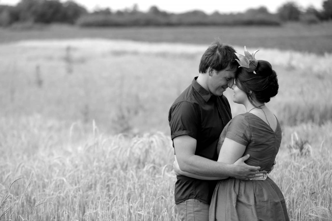 hug affection kiss romance hugging wheatfield meadow agriculture summer — free black and white photo