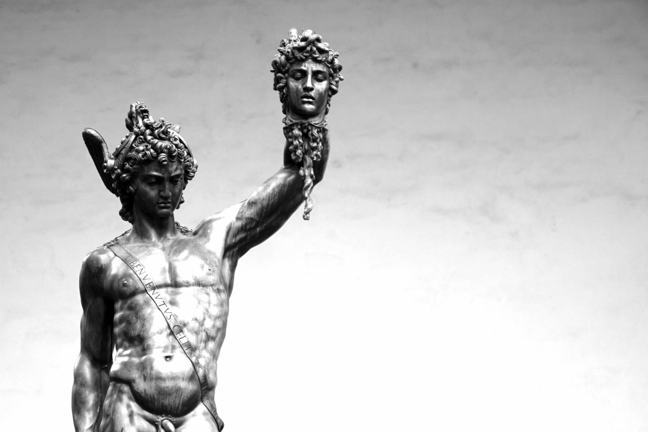   black and white  monument  statue  muscle  — free black and white photo